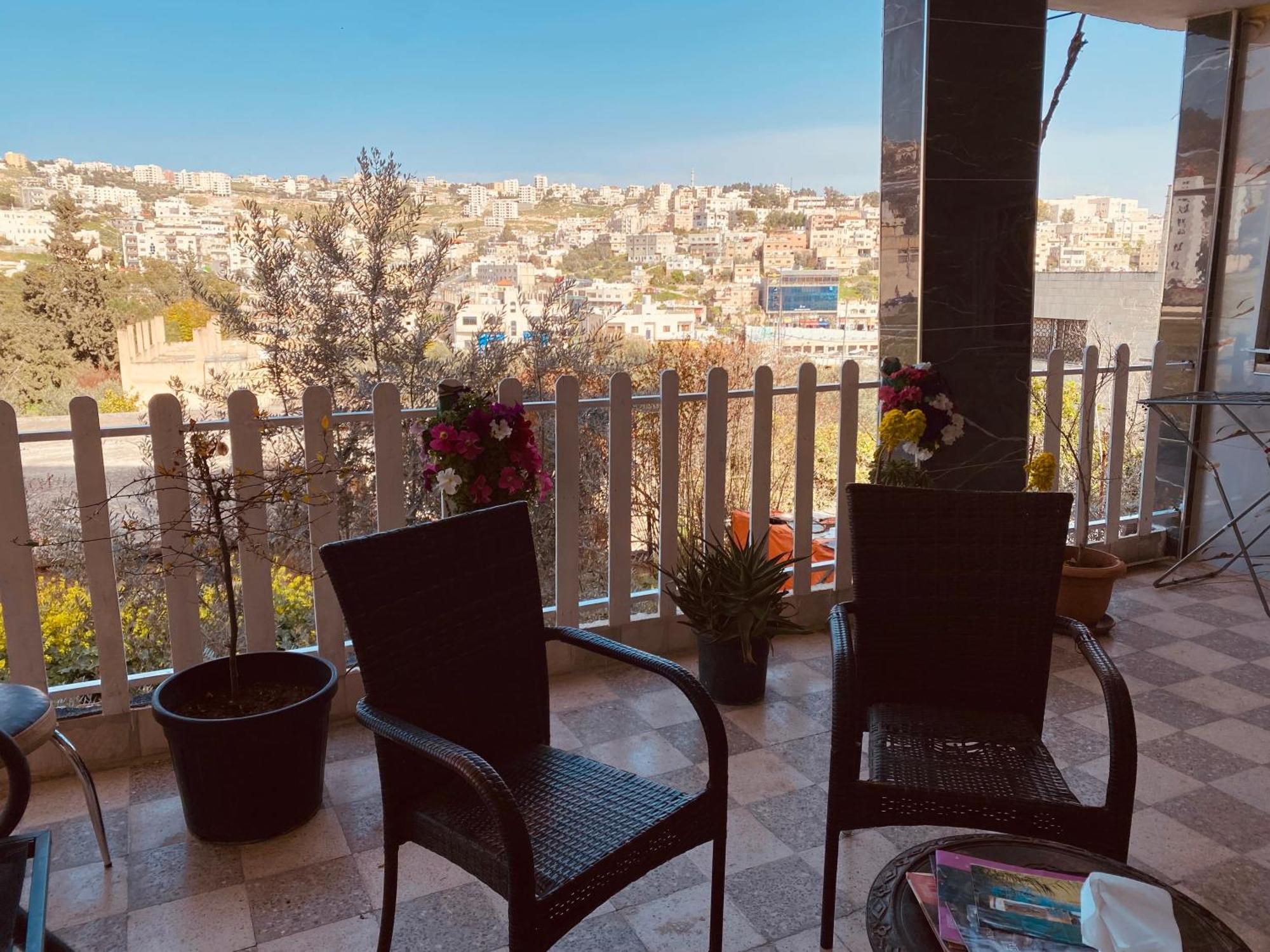 Huseein Rooms Jarash Exterior foto