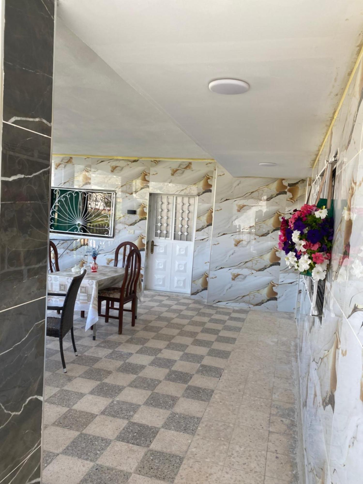 Huseein Rooms Jarash Exterior foto
