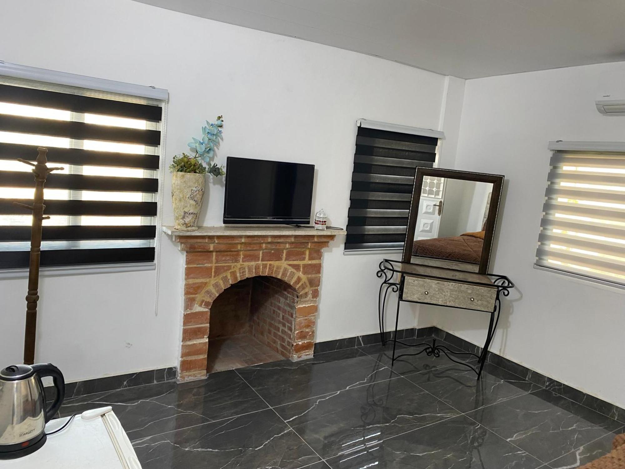 Huseein Rooms Jarash Exterior foto