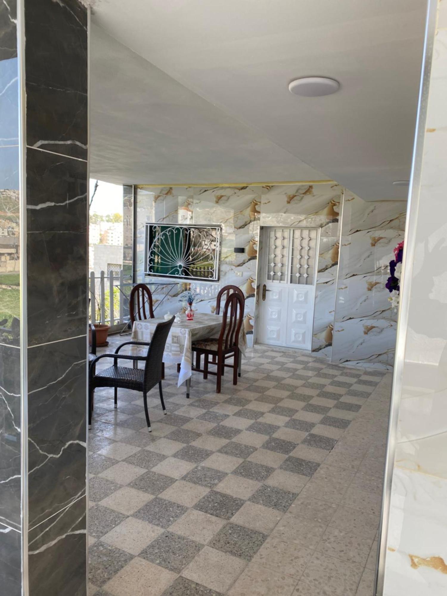Huseein Rooms Jarash Exterior foto