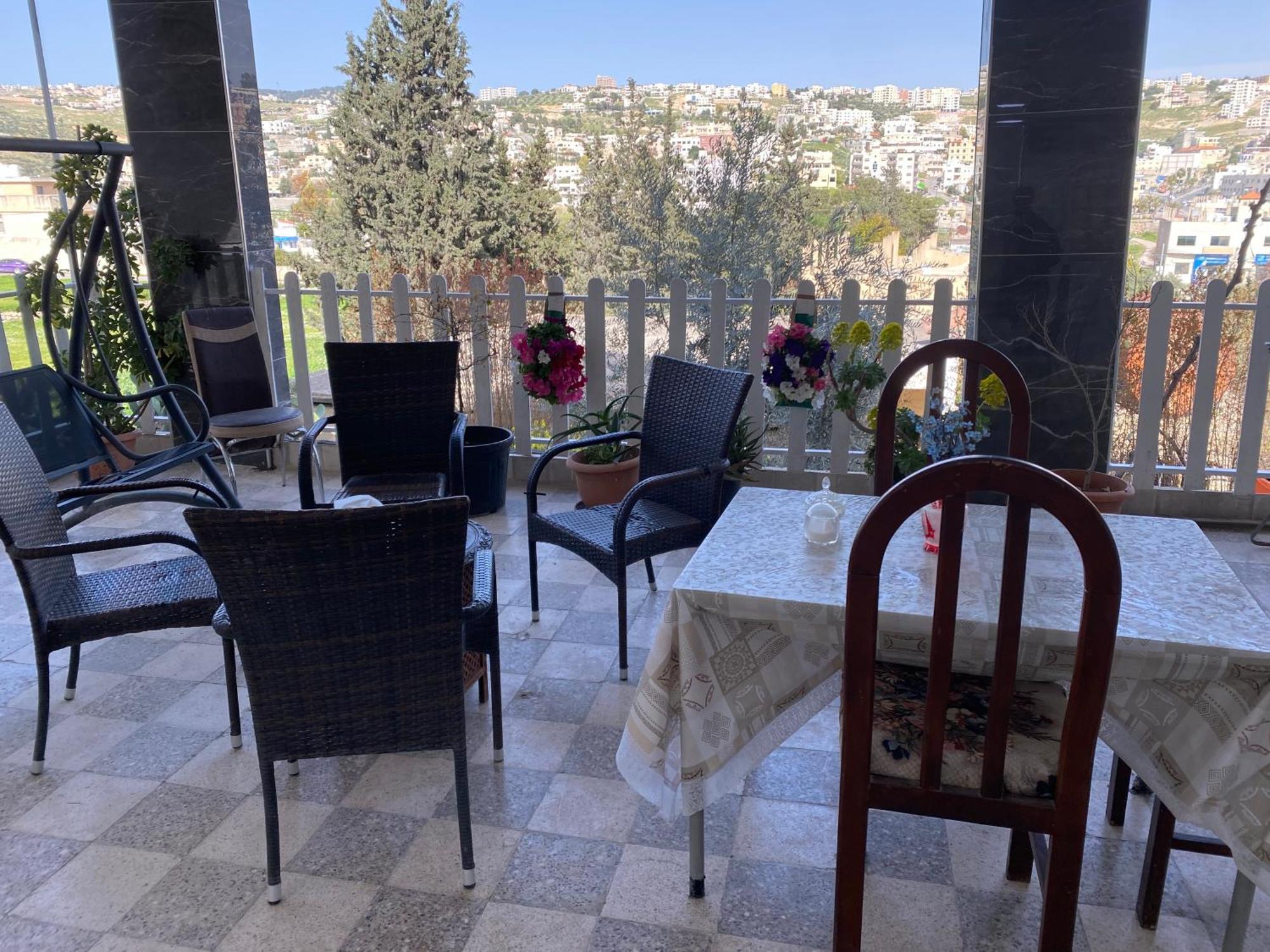 Huseein Rooms Jarash Exterior foto