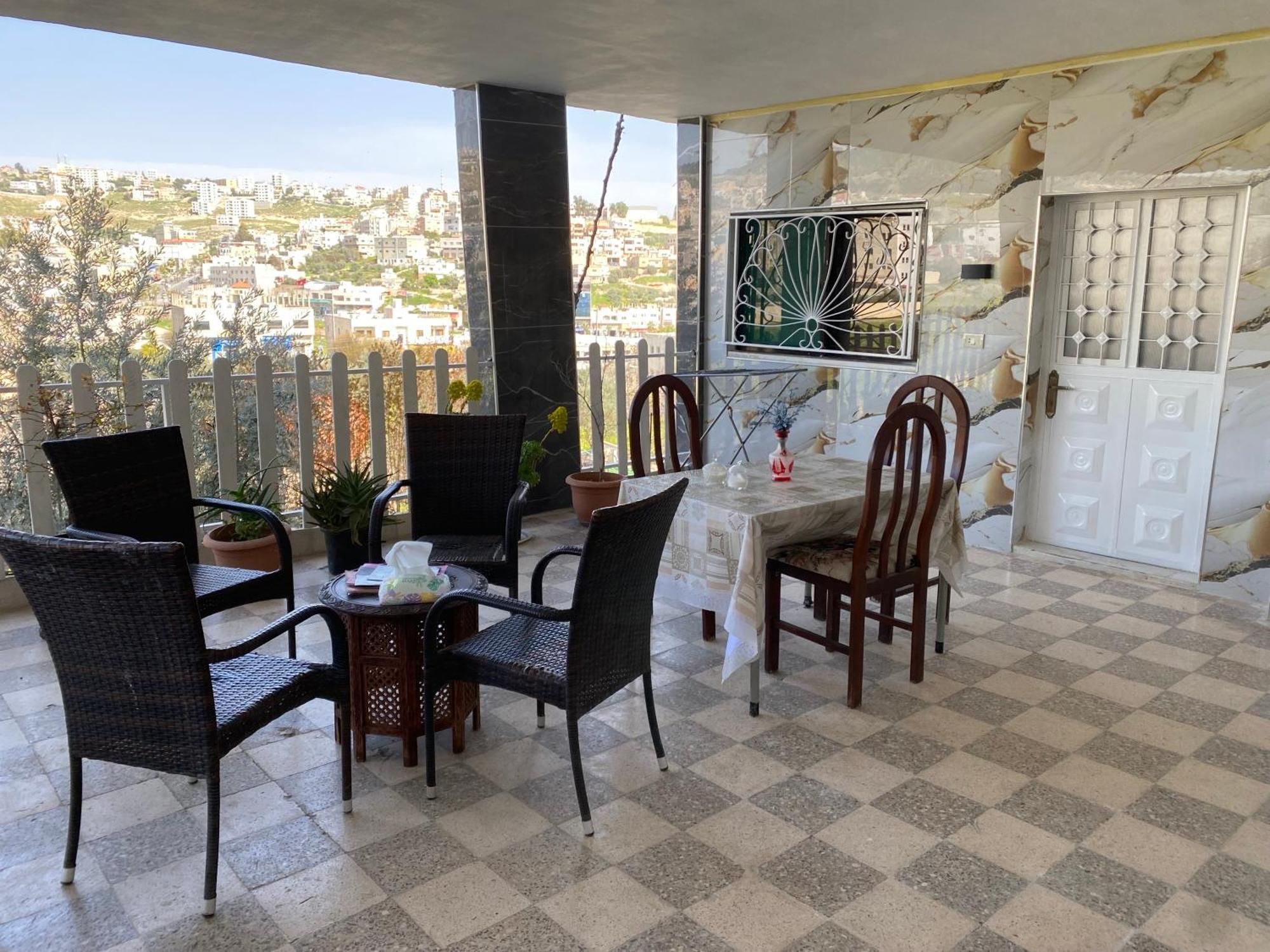 Huseein Rooms Jarash Exterior foto